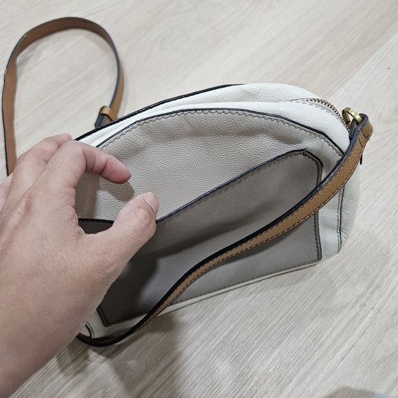 FOSSIL WHITE TAN TAUPE CROSSBODY LEATHER  BAG - Picture 7 of 11